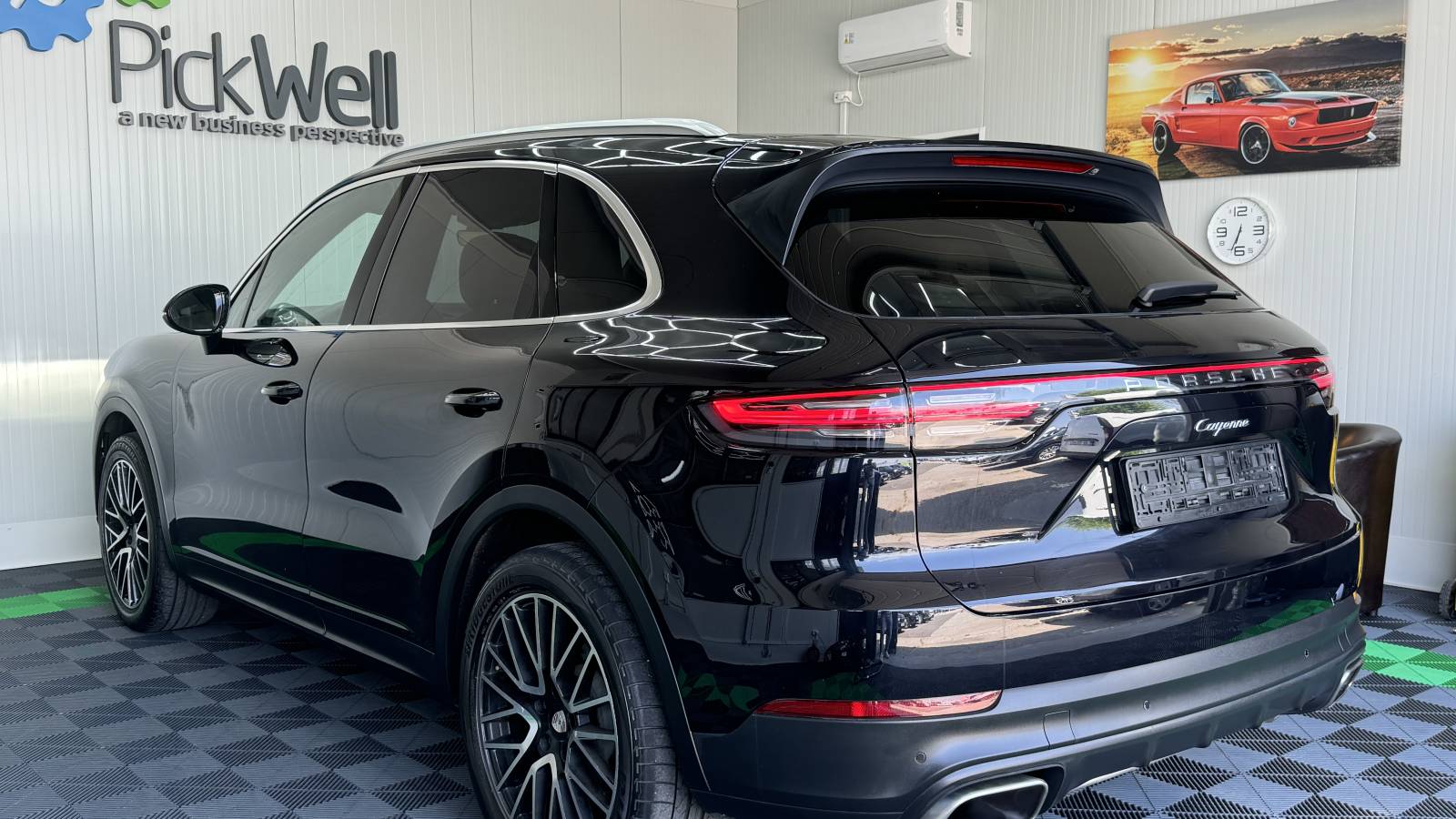 Porsche Cayenne Standard