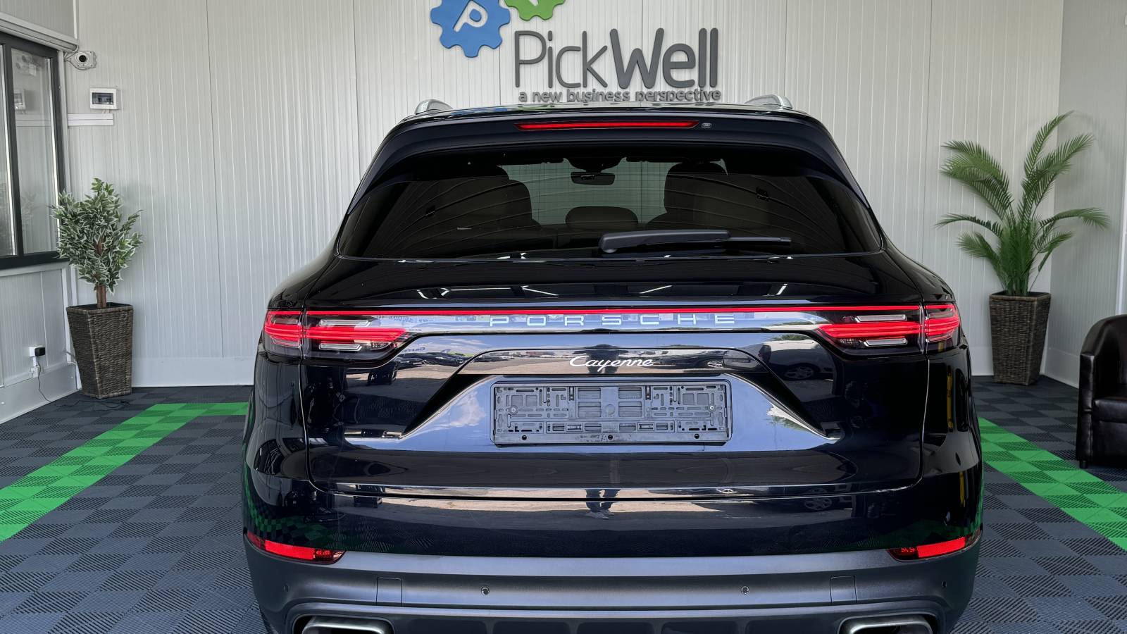 Porsche Cayenne Standard