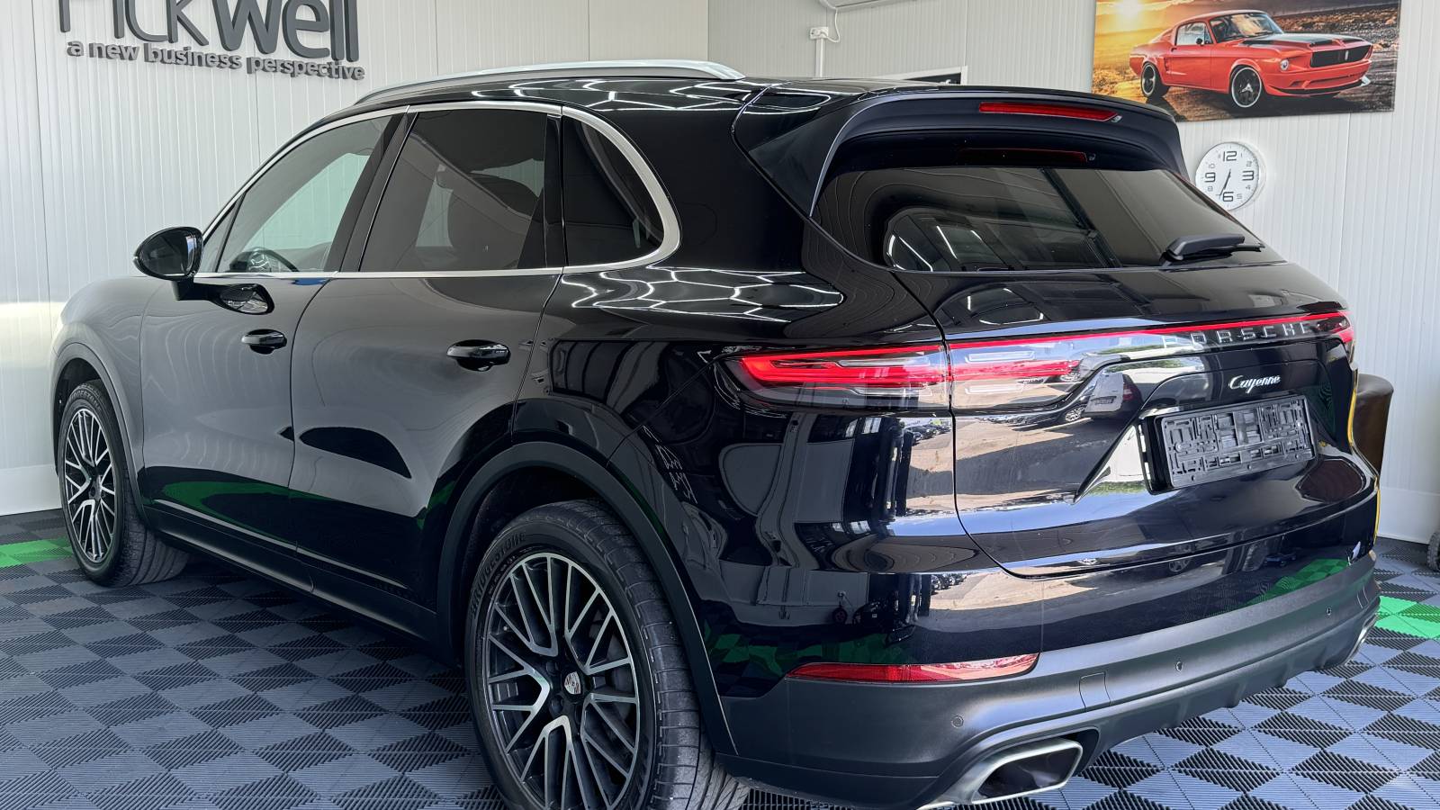 Porsche Cayenne Standard