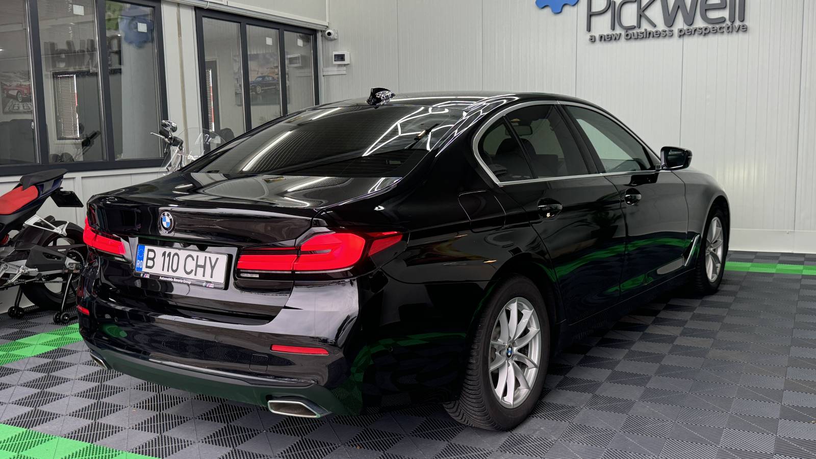 BMW Seria 5 530i xDrive AT MHEV