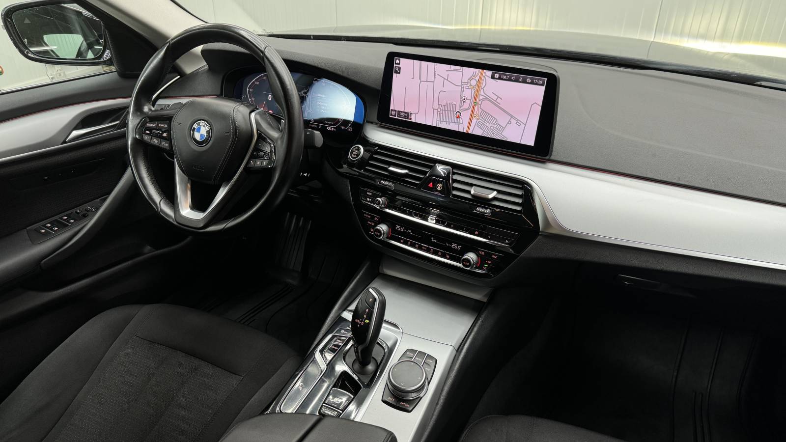BMW Seria 5 530i xDrive AT MHEV