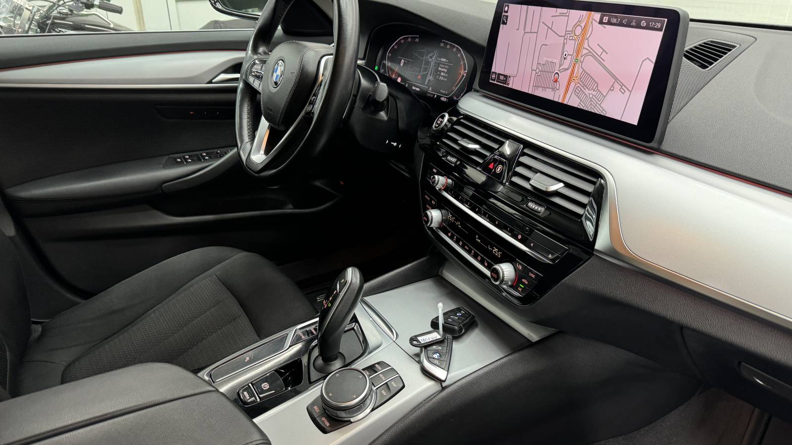 BMW Seria 5 530i xDrive AT MHEV