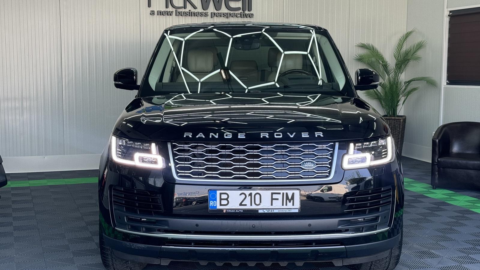 Land Rover Range Rover P400E Vogue