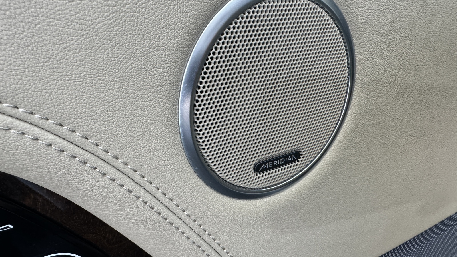 Land Rover Range Rover P400E Vogue