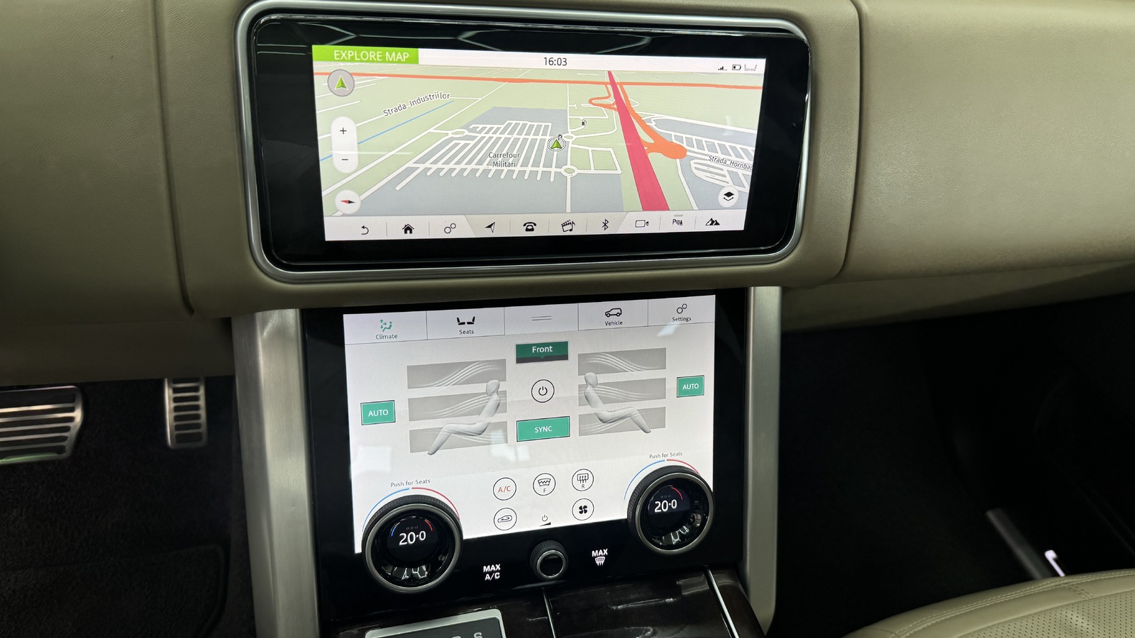 Land Rover Range Rover P400E Vogue