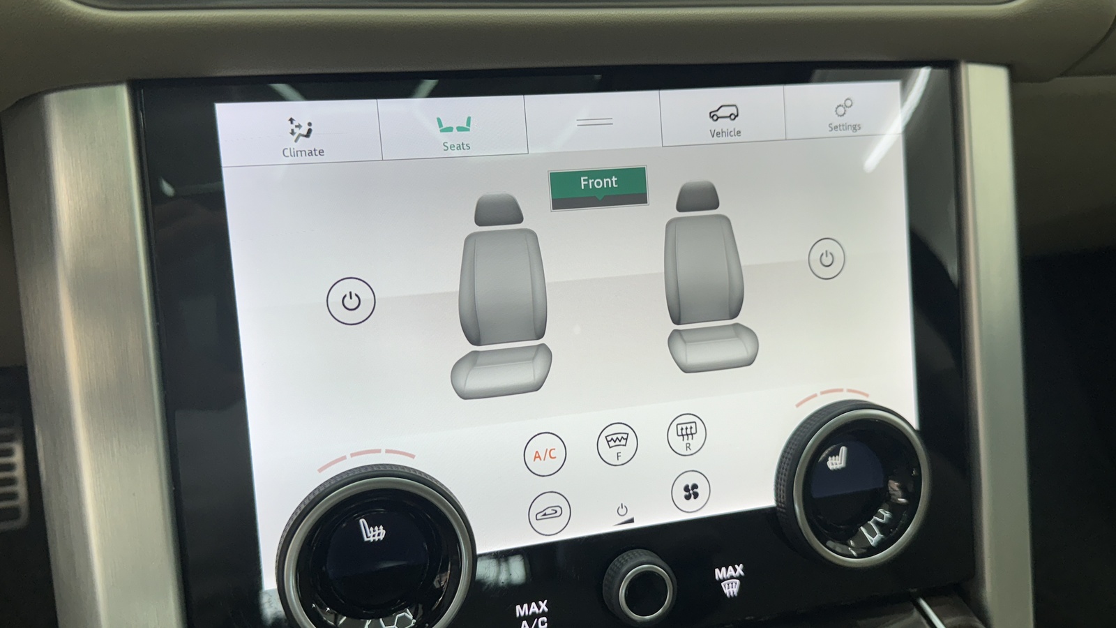 Land Rover Range Rover P400E Vogue