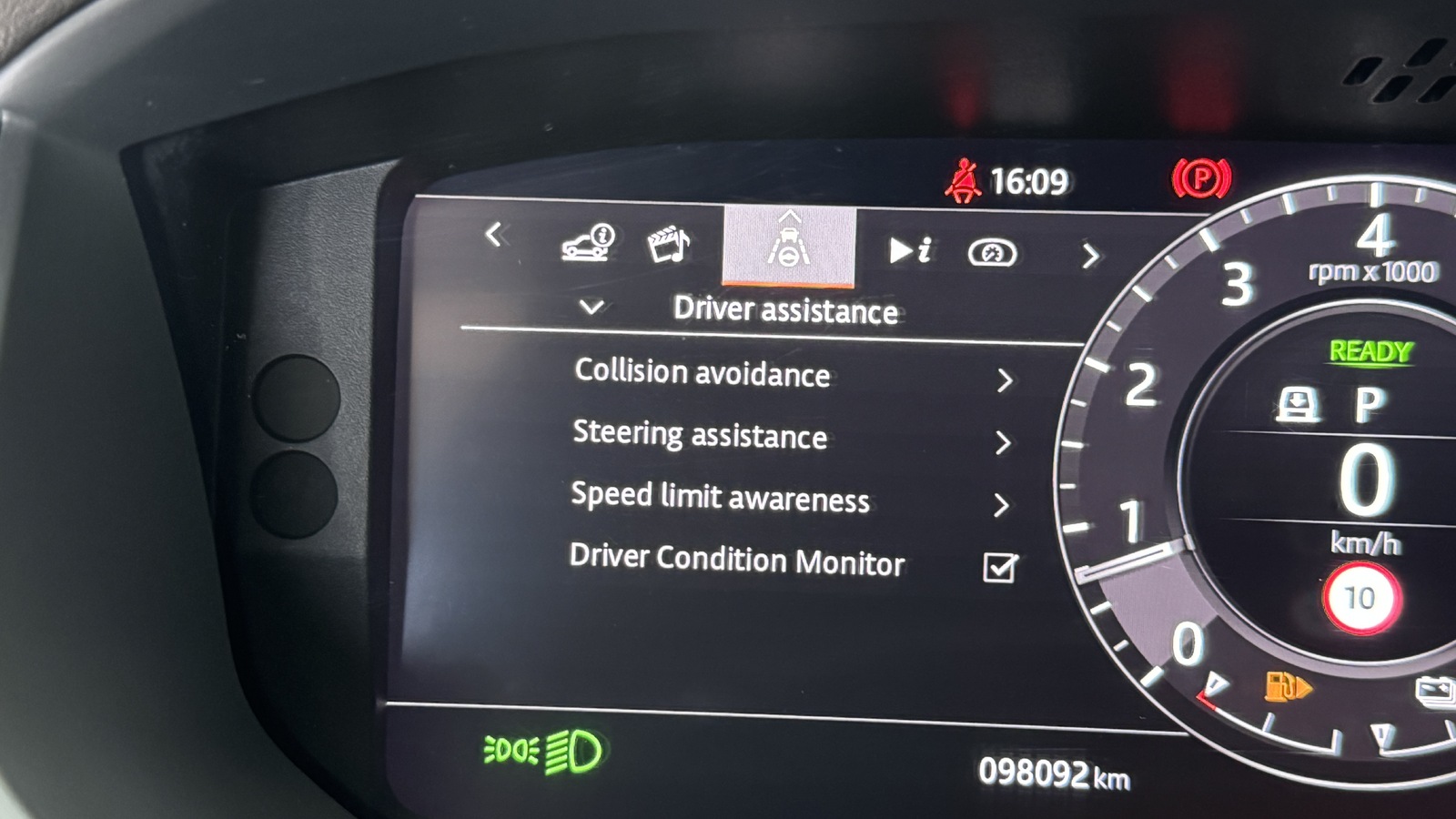 Land Rover Range Rover P400E Vogue