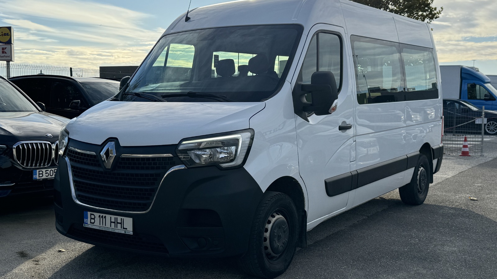 Renault Master 2.3 Blue dCi 145 TT Combi 3,5t L2H2 8+1