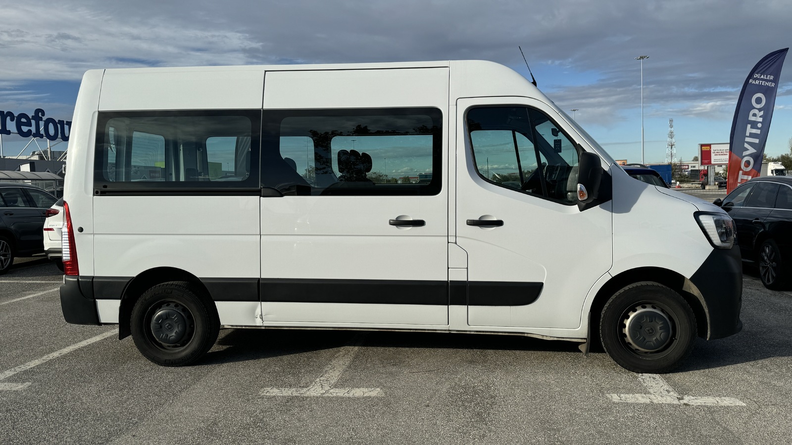 Renault Master 2.3 Blue dCi 145 TT Combi 3,5t L2H2 8+1