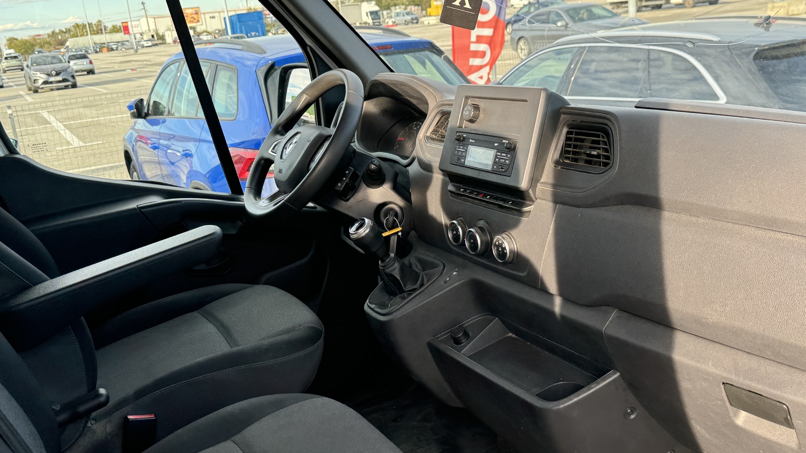 Renault Master 2.3 Blue dCi 145 TT Combi 3,5t L2H2 8+1