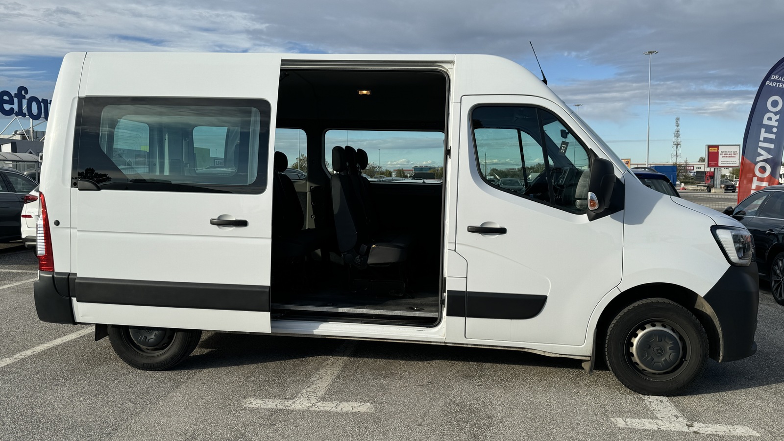 Renault Master 2.3 Blue dCi 145 TT Combi 3,5t L2H2 8+1