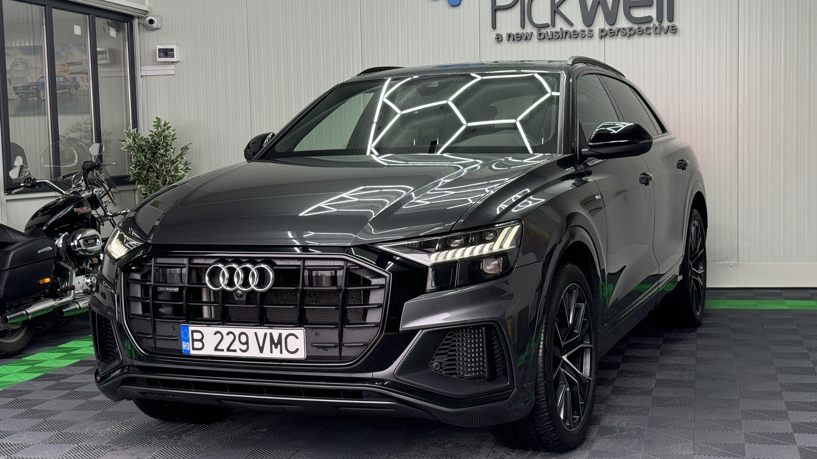 Audi Q8 55 TFSI quattro Tiptronic MHEV