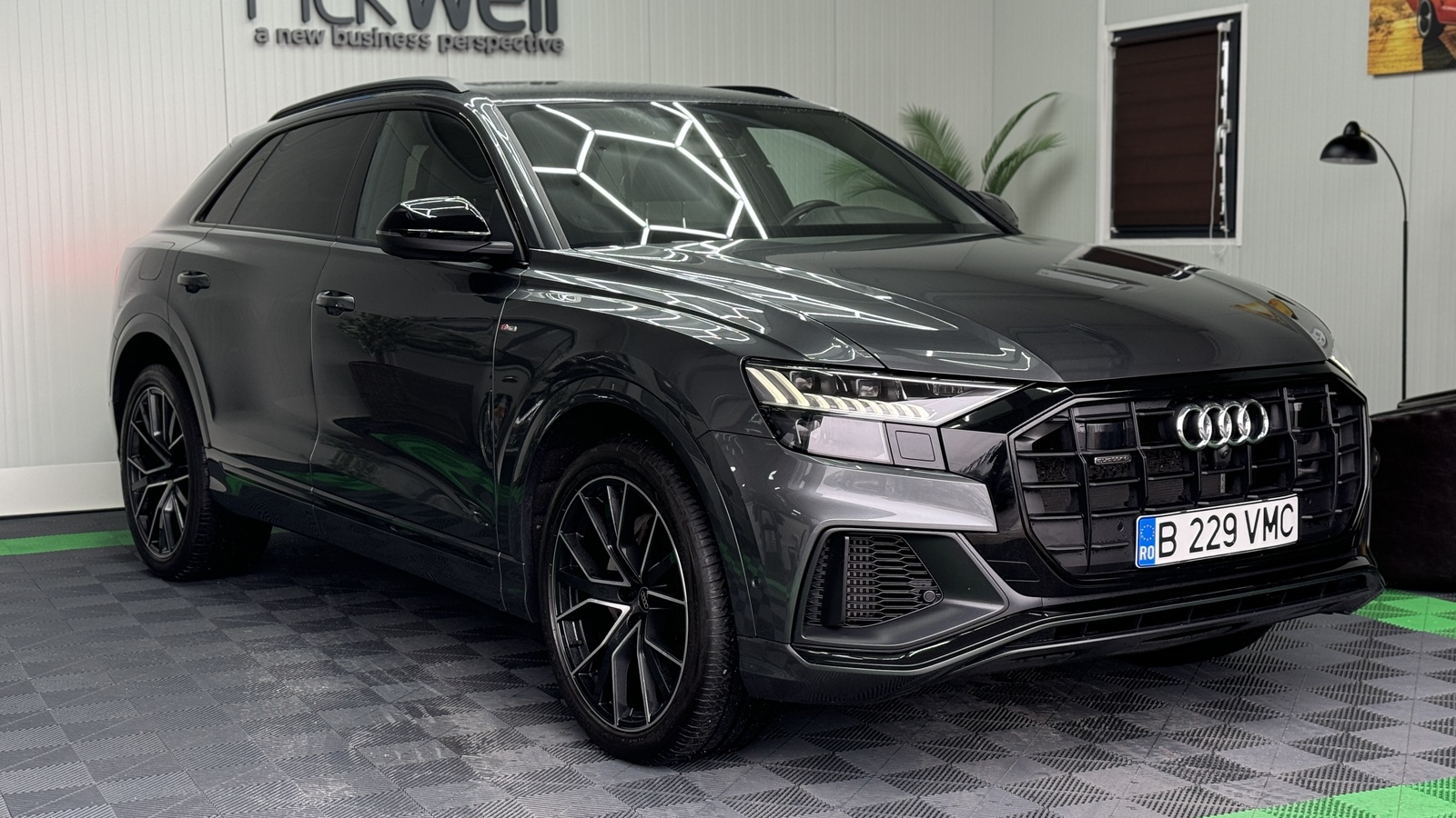 Audi Q8 55 TFSI quattro Tiptronic MHEV